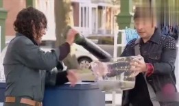 街头搞笑爆料大全图片视频,搞笑爆料大全，笑出腹肌的瞬间回顾